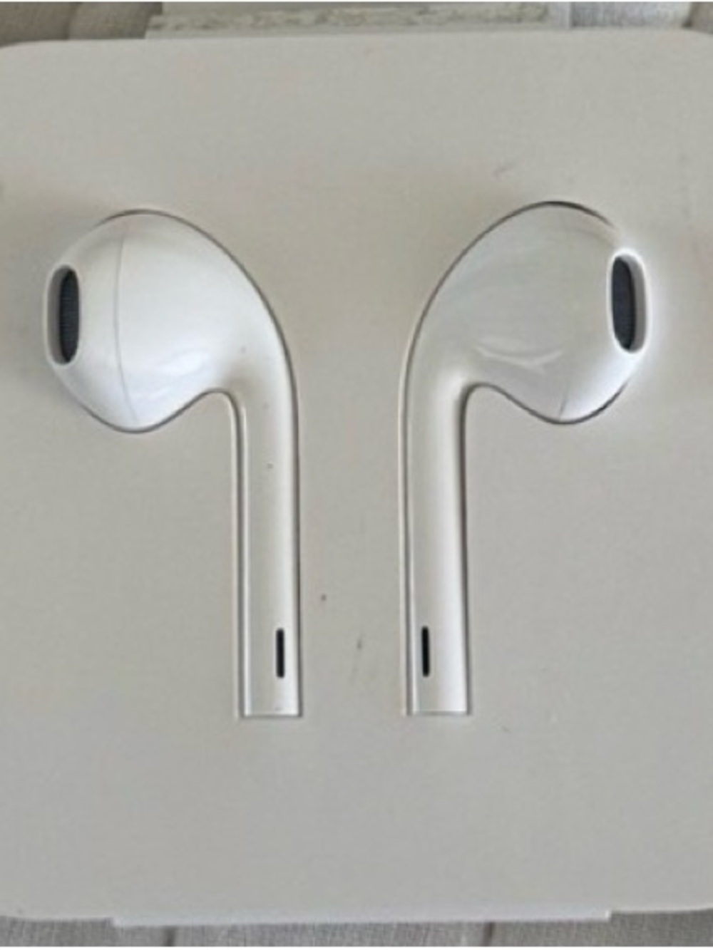 Apple White Earbud Headphones